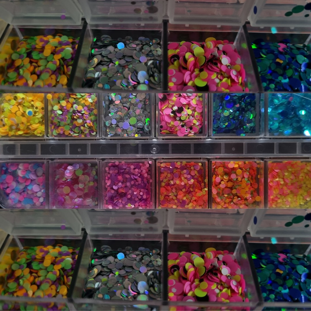 Estojo com 12 Cápsulas Glitter Cores Variadas Modelo Focado - Imagem 2